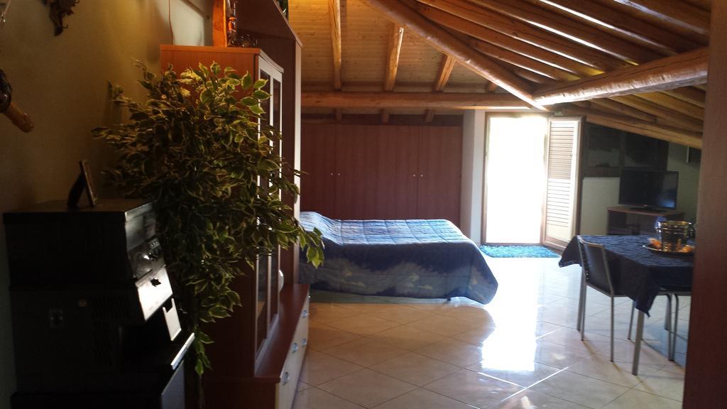 B&B Suite Viagrande Quarto foto